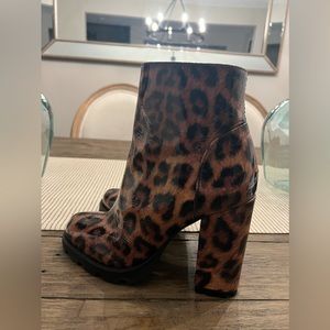 Schutz Nandy Leopard Print Leather
Block Heel Boots C313